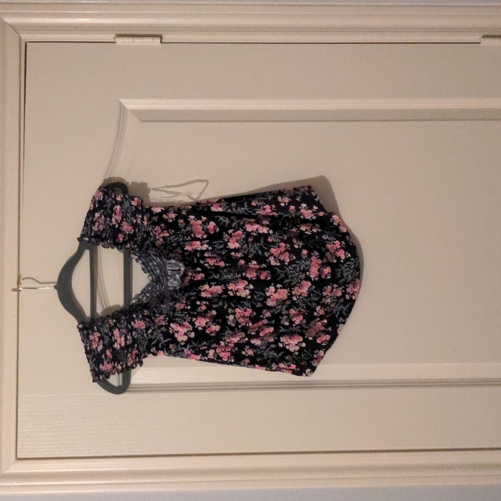 American Eagle Off the Shoulder Top